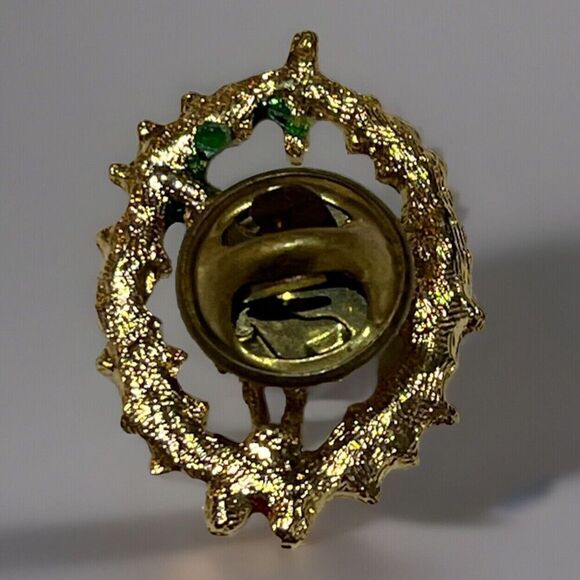 Angel in Wreath with Red Star Vintage Lapel Pin Christmas - Picture 4 of 6